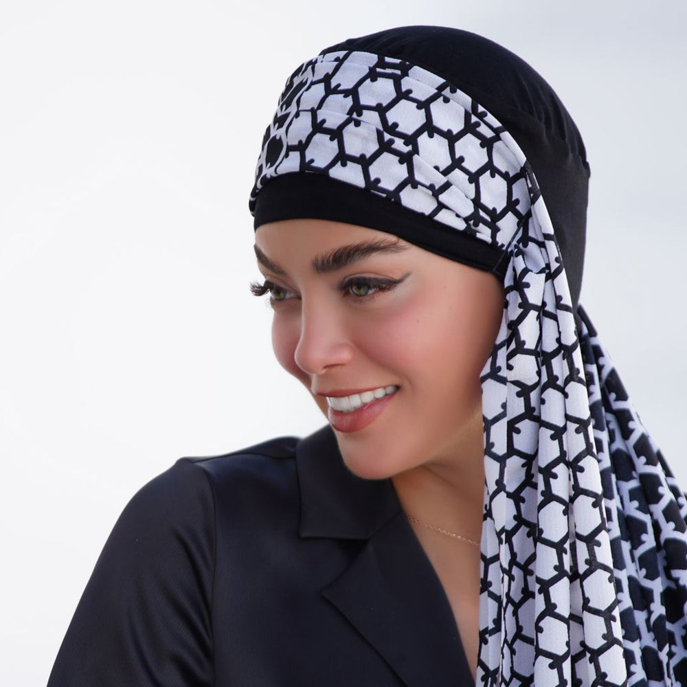 Daisy Black and White Elegante